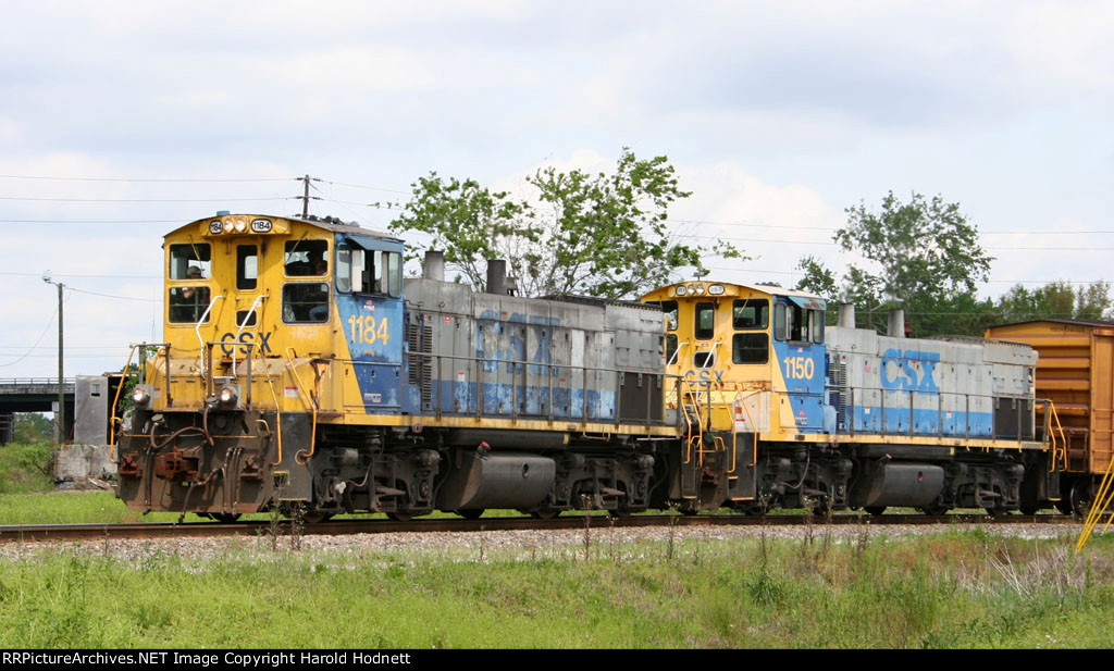 CSX 1184 & 1150 head back to the yard